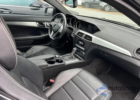 2015 Mercedes-Benz C 250 from USA, damaged, VIN WDDGJ4HB5FG402644